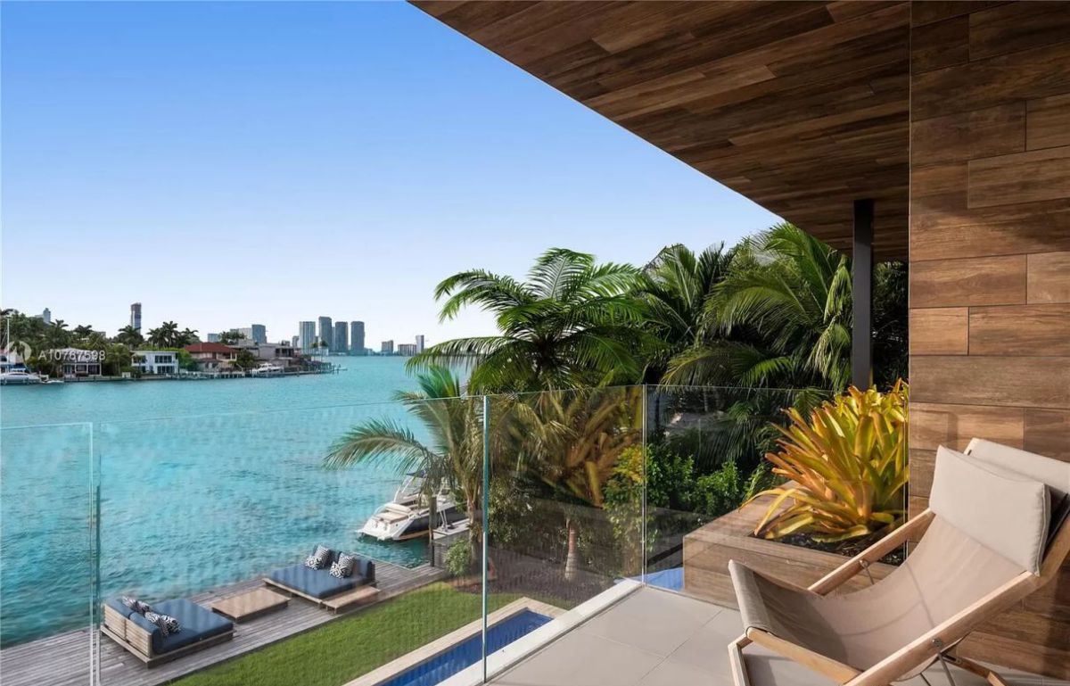 West-Dilido-Modern-Masterpiece-offers-Luxury-of-Miami-Living-508-W-Dilido-Dr-Miami-Beach-Florida-14
