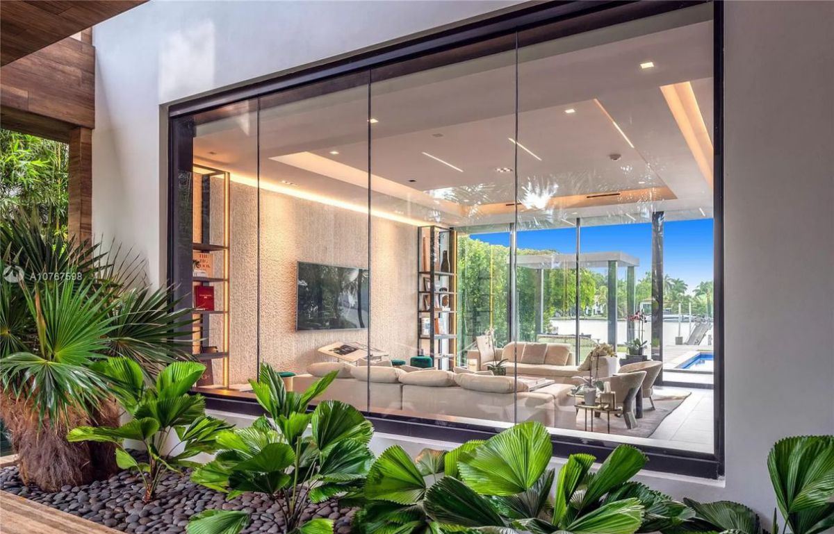 West-Dilido-Modern-Masterpiece-offers-Luxury-of-Miami-Living-508-W-Dilido-Dr-Miami-Beach-Florida-9