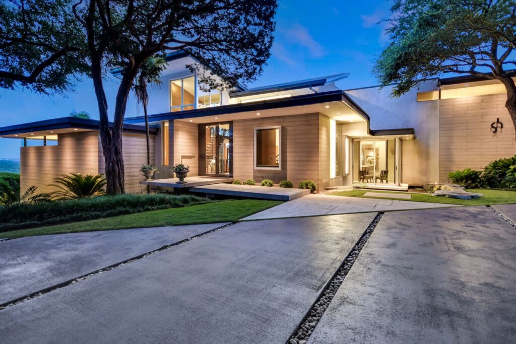 West Lake Hills Masterpiece in Texas returns Market for $10 Million