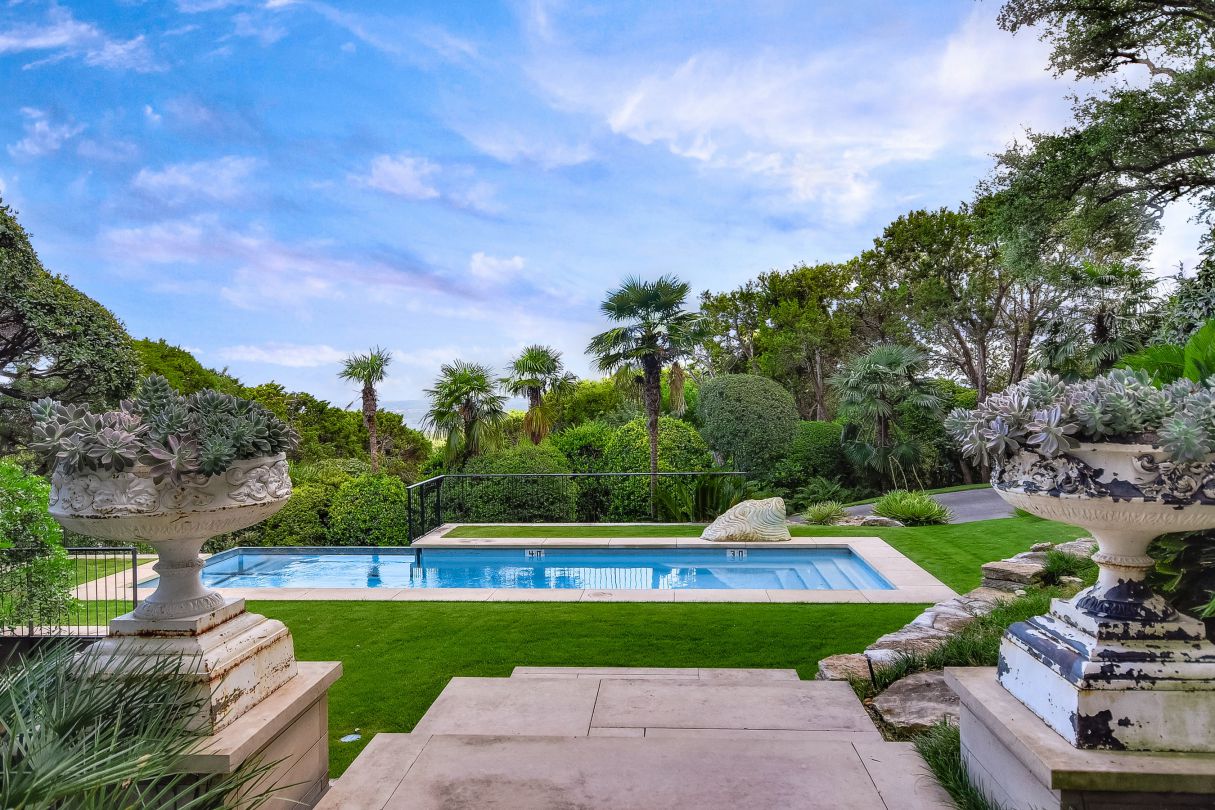 West-Lake-Hills-Masterpiece-in-Texas-returns-Market-for-10-Million-1404-Wild-Cat-Hollow-Austin-Taxas-4