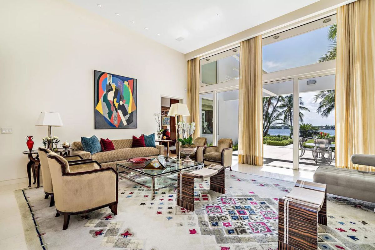 27.0-Million-Palm-Beach-House-with-Sweeping-Views-of-The-Intracoastal-13