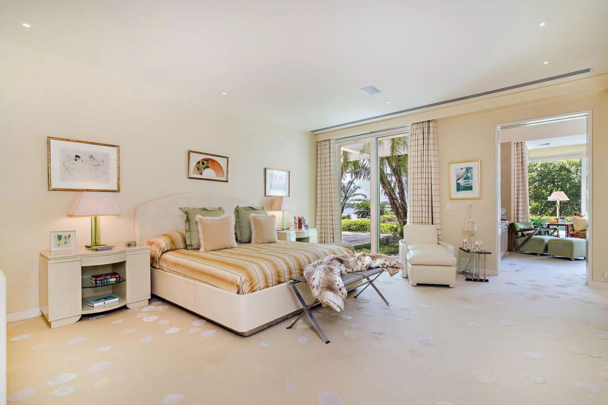 27.0-Million-Palm-Beach-House-with-Sweeping-Views-of-The-Intracoastal-18