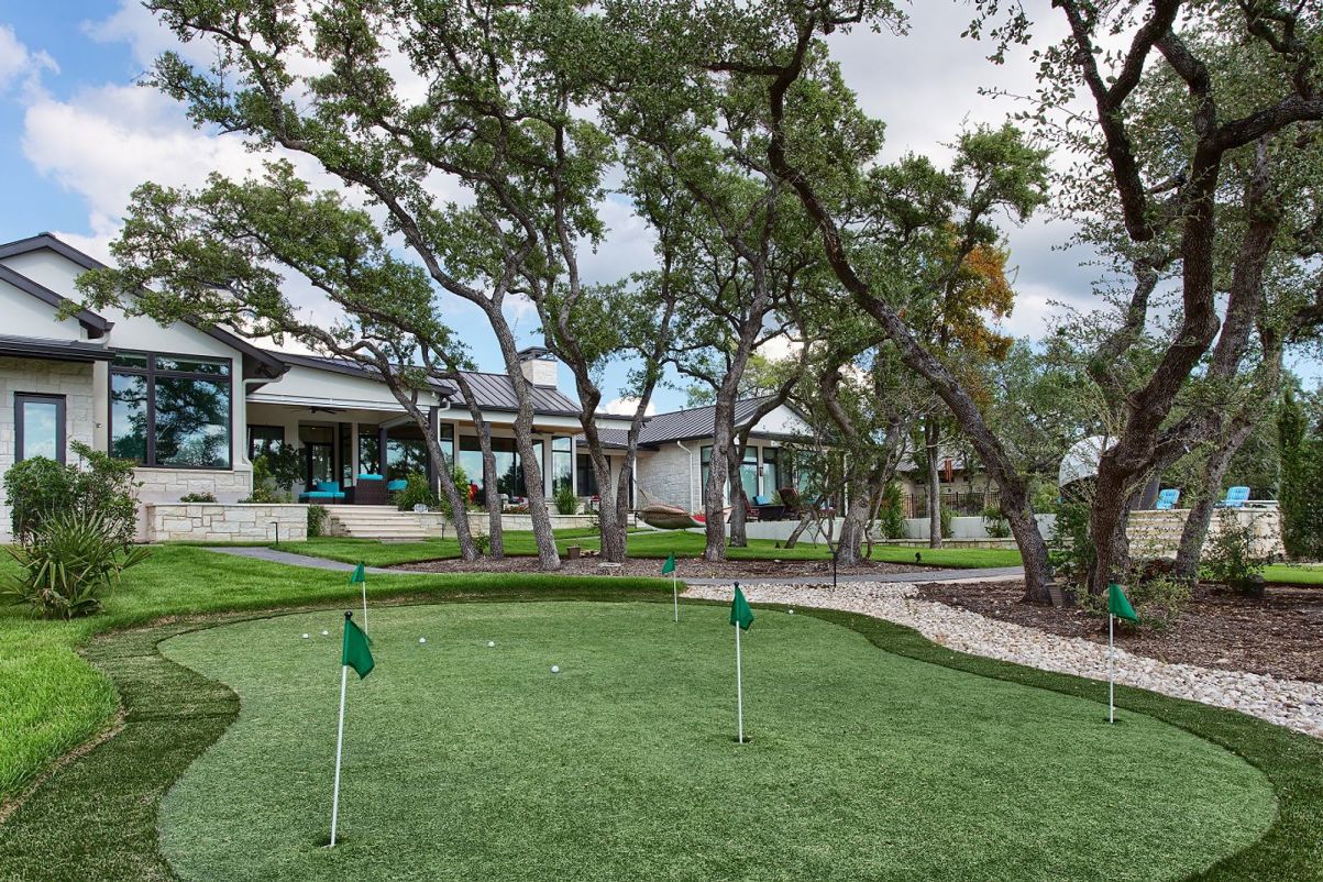 Bear-Creek-Residence-in-Austin-by-Cornerstone-Architects-10