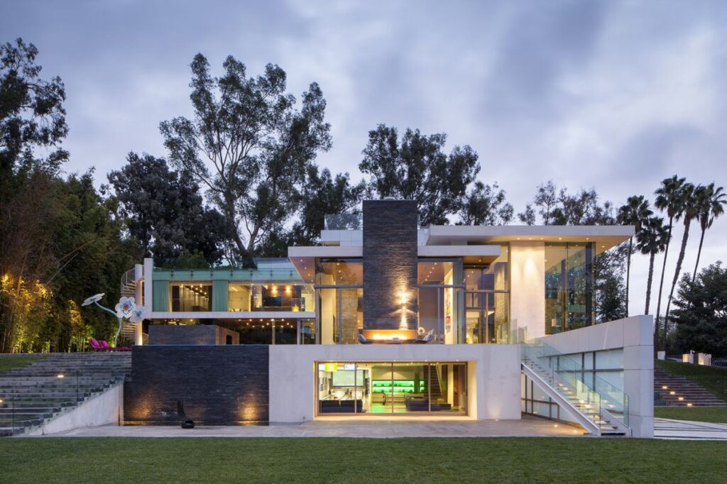 Beverly Hills Summit House by Whipple Russell Architects