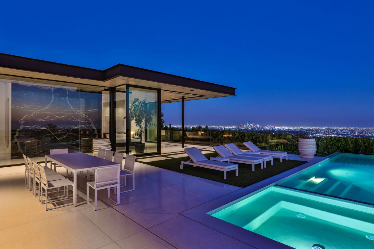 Blue-Jay-Way-Modern-Home-in-Los-Angeles-by-McClean-Design-13