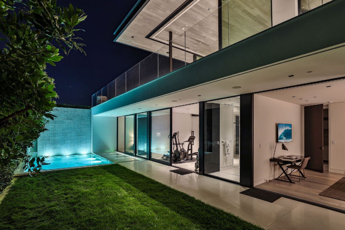 Blue-Jay-Way-Modern-Home-in-Los-Angeles-by-McClean-Design-14