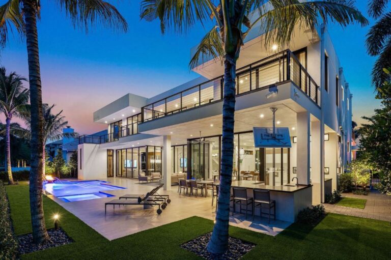 Boca Raton House in Floria by John D Conway Architect Inc