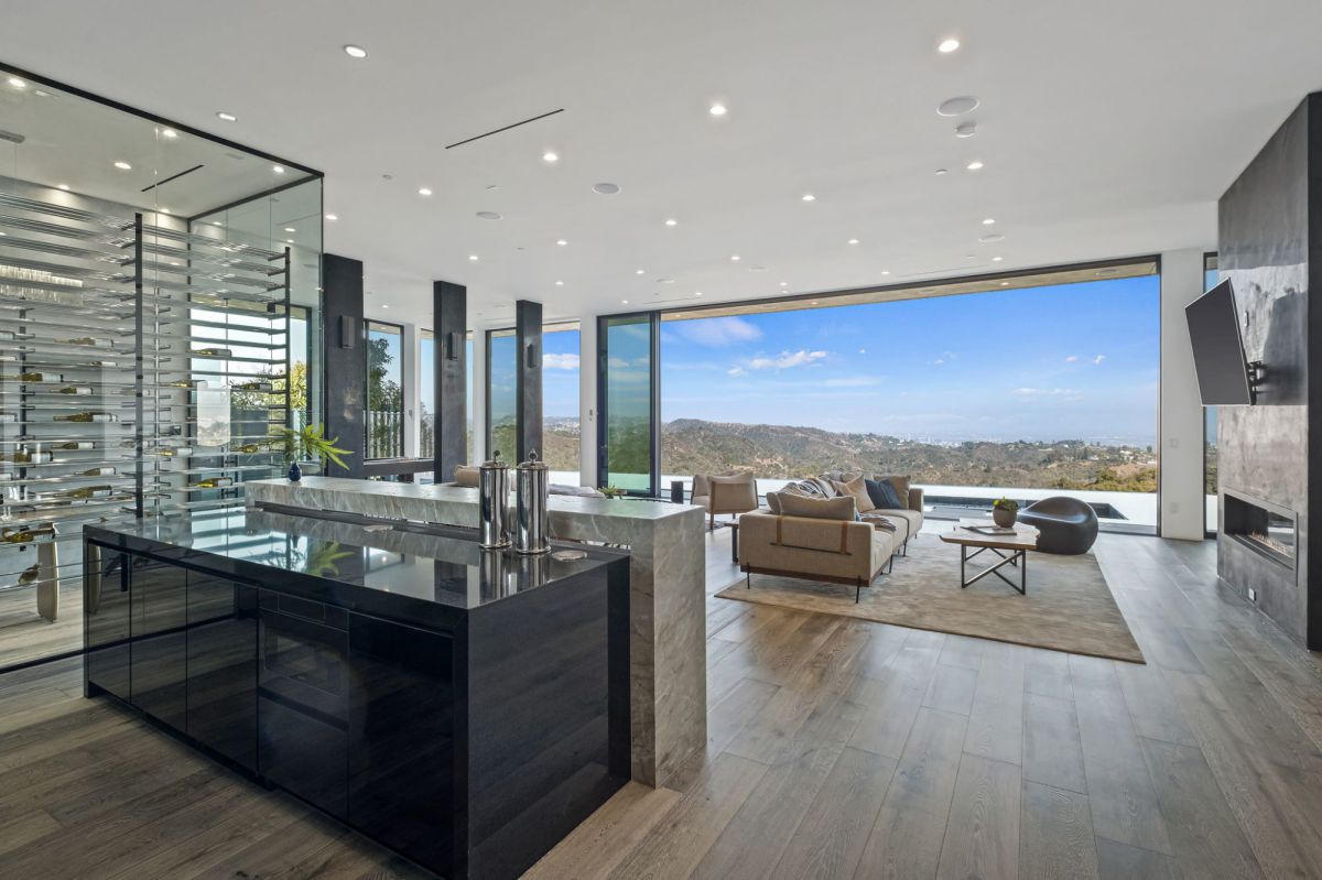 Brand-New-Los-Angeles-Architectural-Masterpiece-hits-Market-16