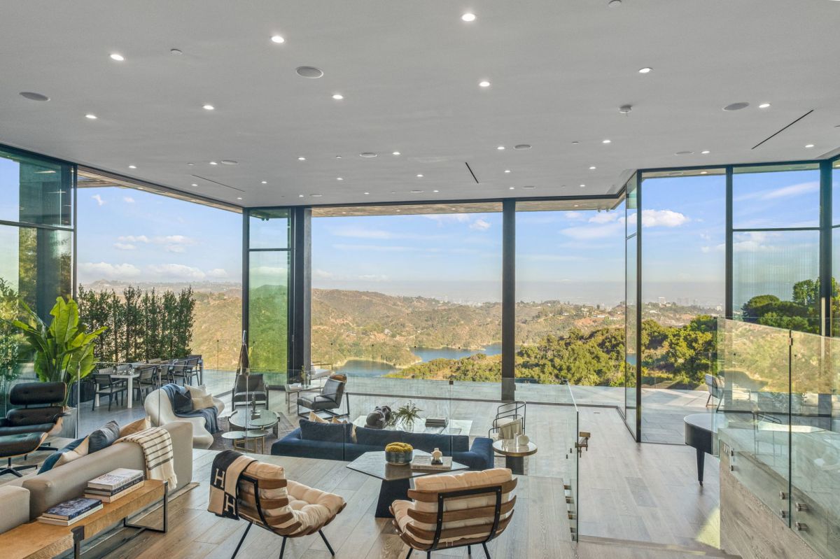 Brand-New-Los-Angeles-Architectural-Masterpiece-hits-Market-30