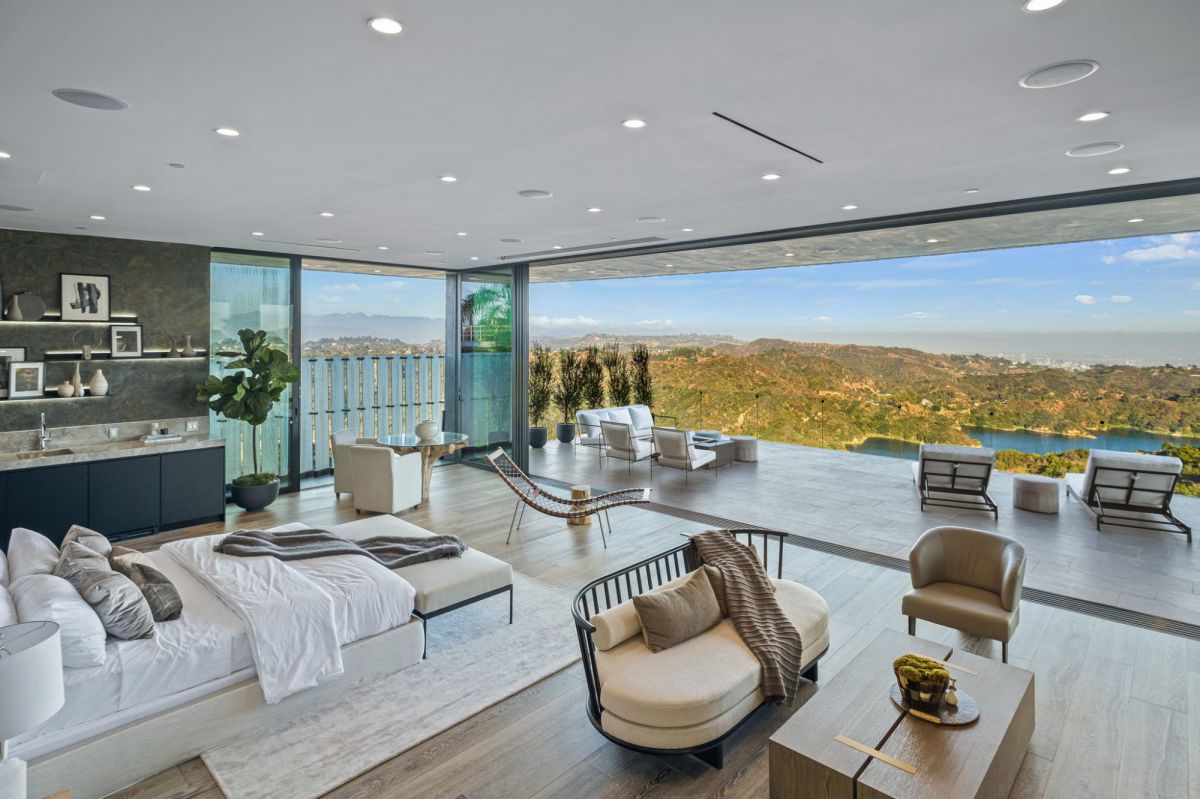 Brand-New-Los-Angeles-Architectural-Masterpiece-hits-Market-32