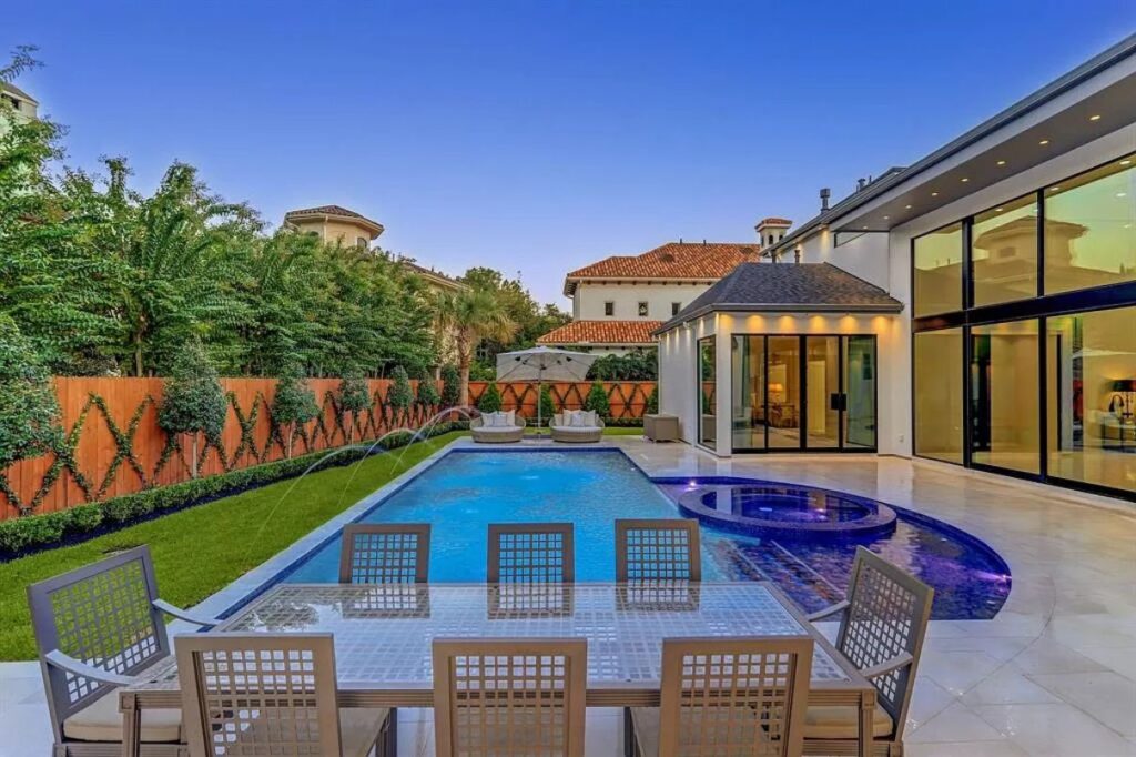 Breathtaking Texas Modern Home in Houston for Sale