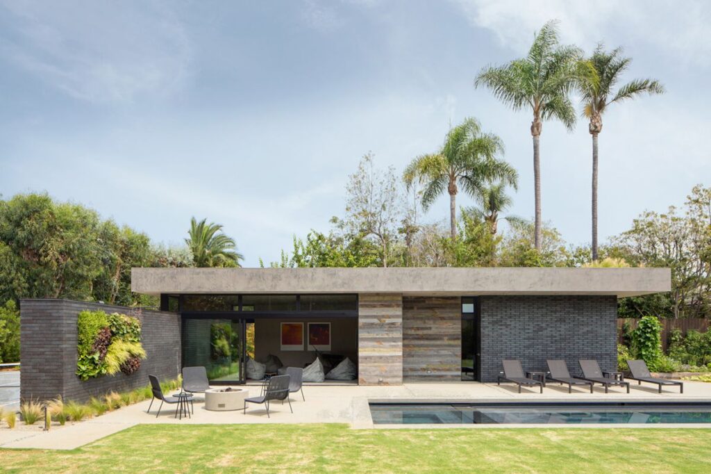 Brentwood Residence in Los Angeles by Marmol Radziner Architecture