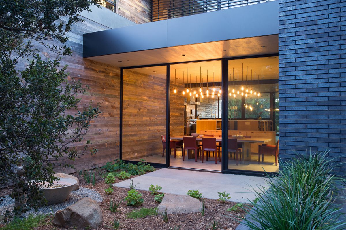 Brentwood-Residence-in-Los-Angeles-by-Marmol-Radziner-Architecture-2