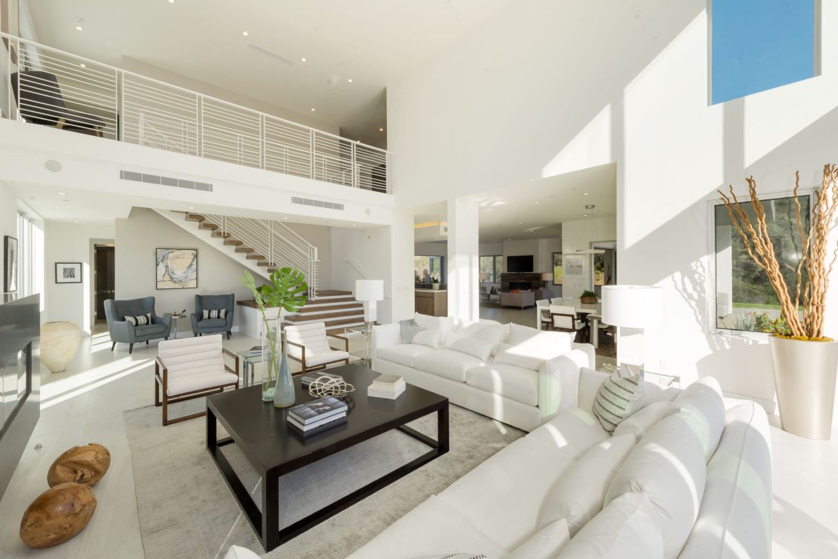 California-House-with-Exceptional-Design-at-Agoura-for-Sale-23