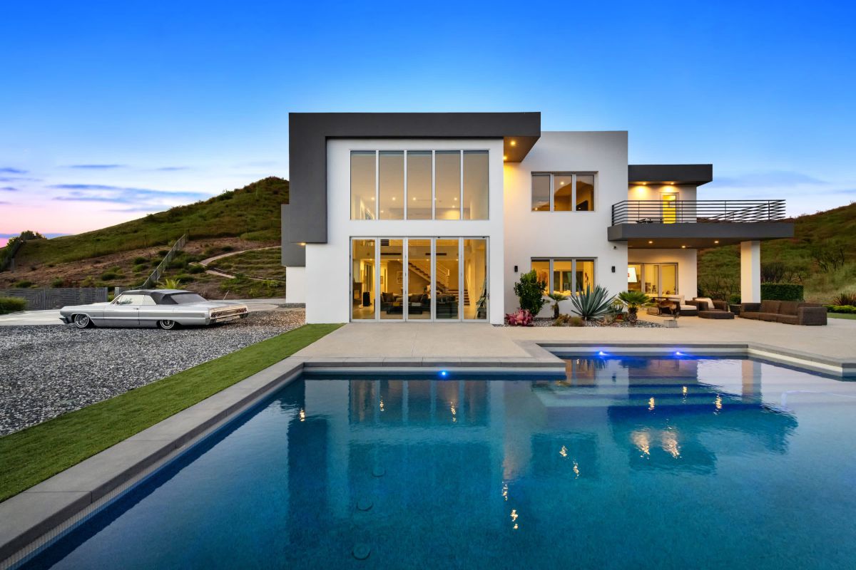 California-House-with-Exceptional-Design-at-Agoura-for-Sale-8