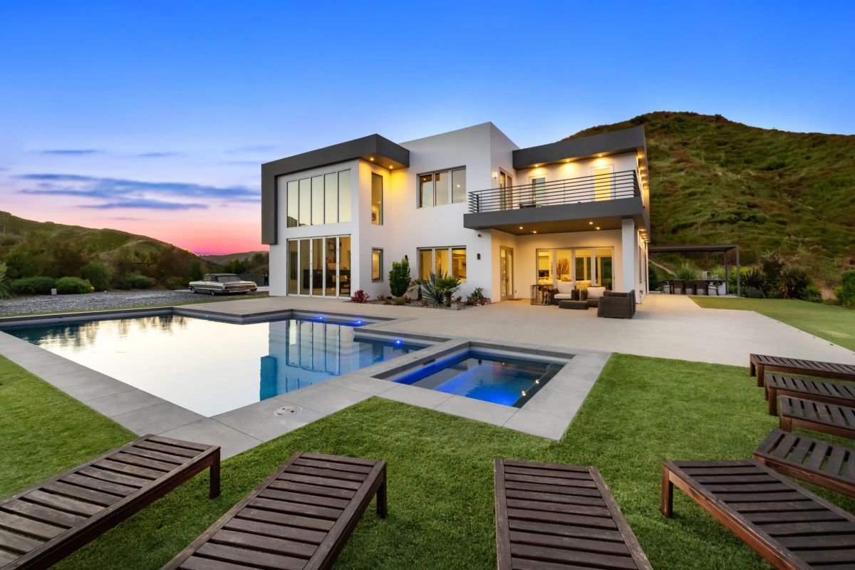 California-House-with-Exceptional-Design-at-Agoura-for-Sale-9