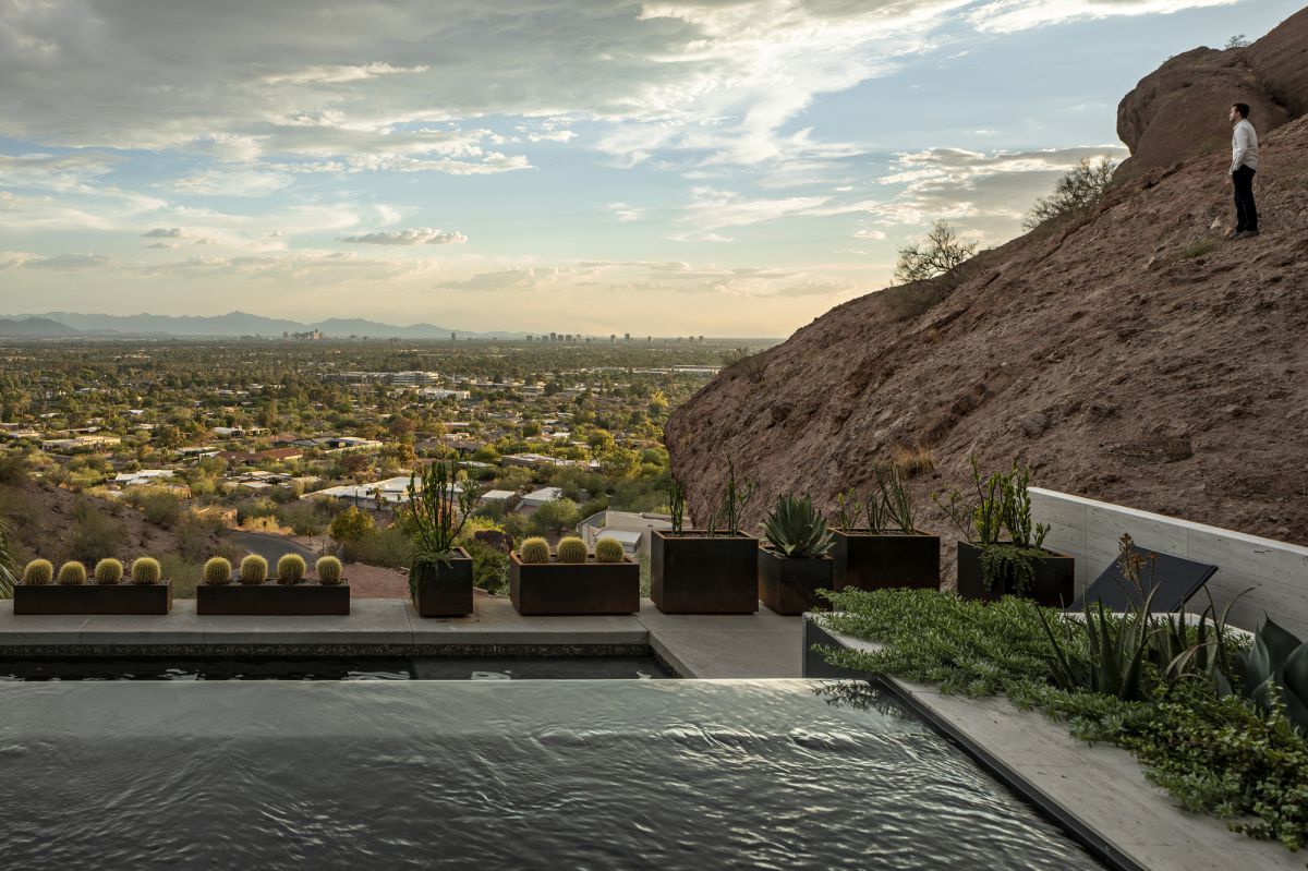 Camelback-Mountain-Residence-in-Phoenix-Arizona-by-The-Ranch-Mine-17