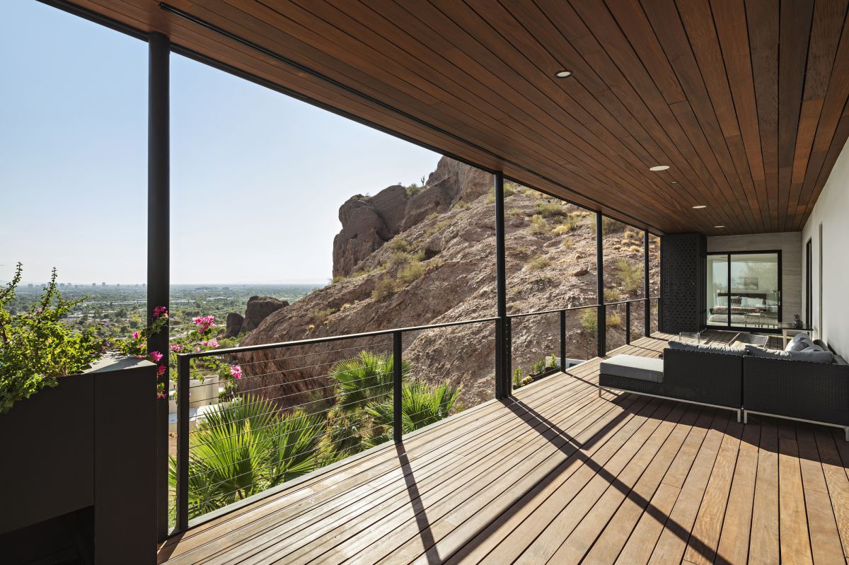 Camelback-Mountain-Residence-in-Phoenix-Arizona-by-The-Ranch-Mine-3-1