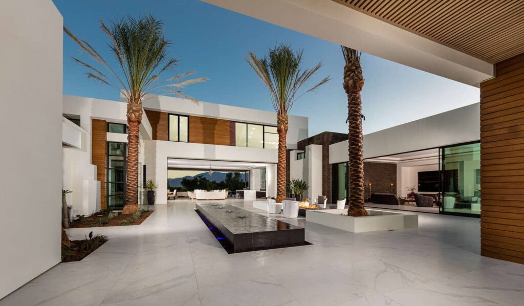 Chang Residence in Palm Springs, California by South Coast Architects