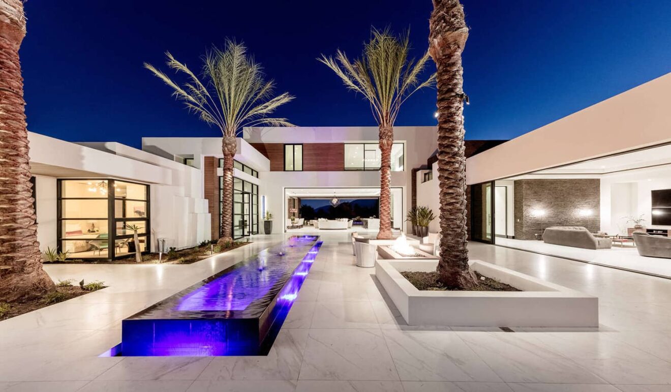 Chang Residence in Palm Springs, California by South Coast Architects