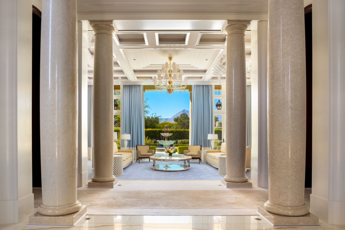 Elegent-and-Timeless-European-Villa-in-Las-Vegas-for-Sale-13