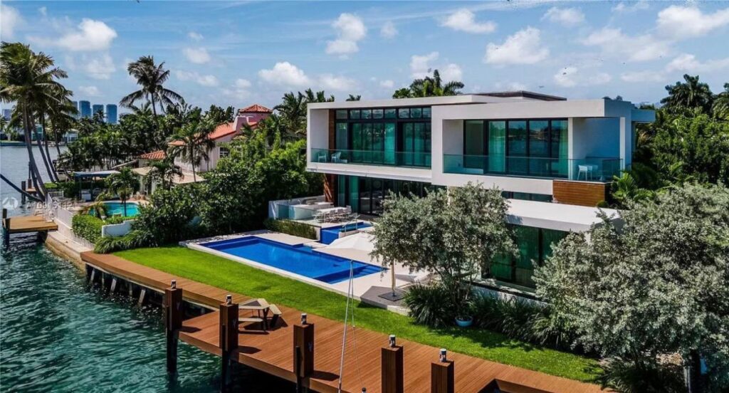 Exceptional Miami Beach House on Rivo Alto Island