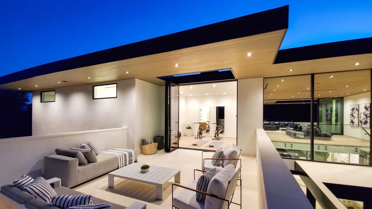 Exquisite-Los-Angeles-Modern-House-215-N-Saltair-Ave-21