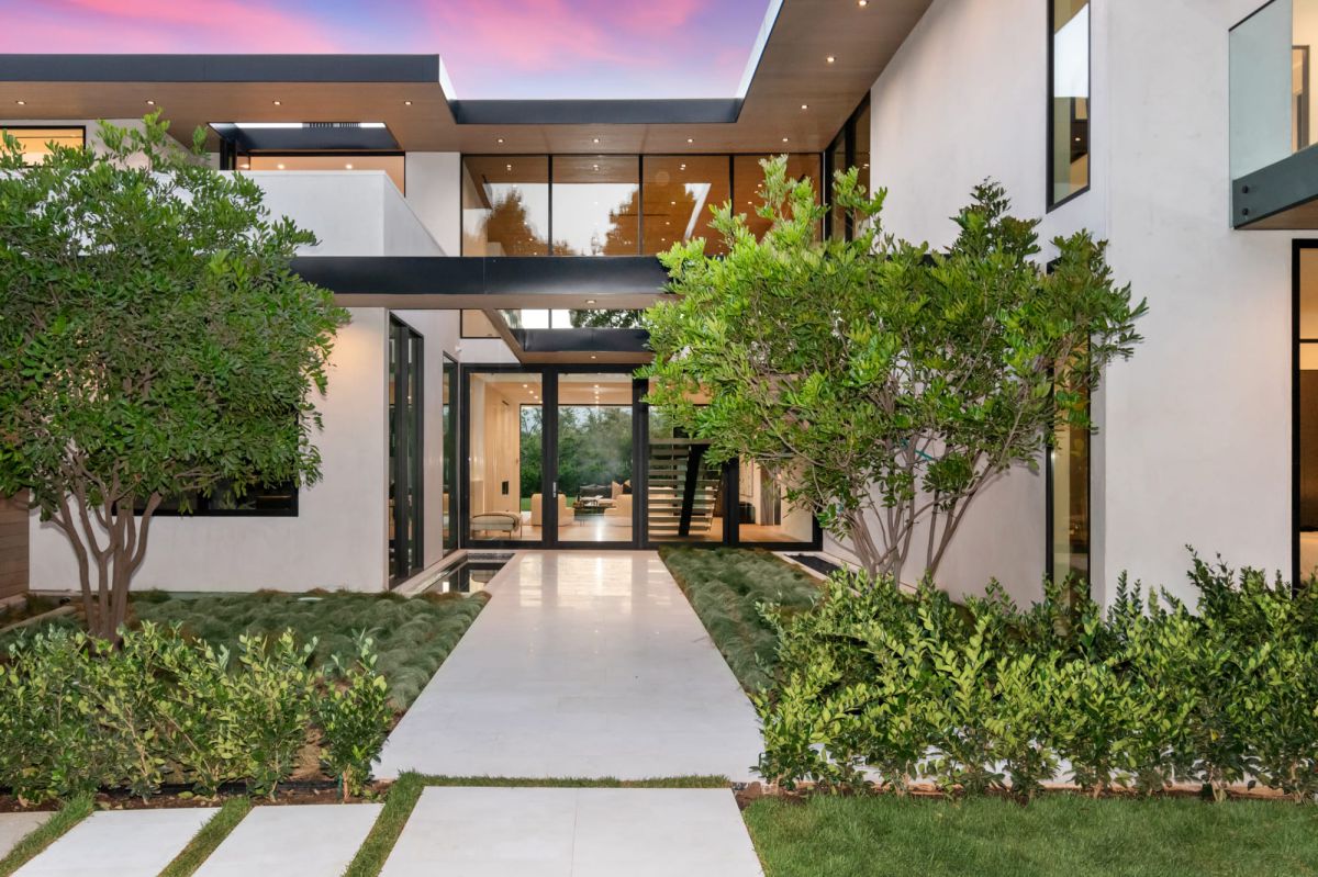 Exquisite-Los-Angeles-Modern-House-215-N-Saltair-Ave-23