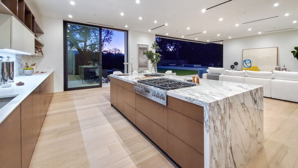 Exquisite Los Angeles Modern House Asks for $13 Million