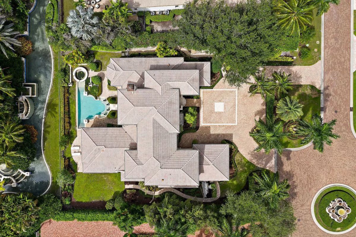 Exquisitely-Renovated-Estate-in-Palm-Beach-Gardens-for-Sale-28