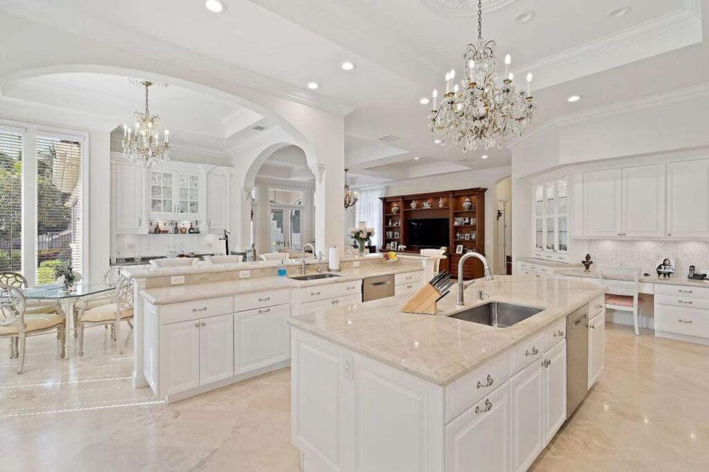 Exquisitely Renovated Estate in Palm Beach Gardens for Sale