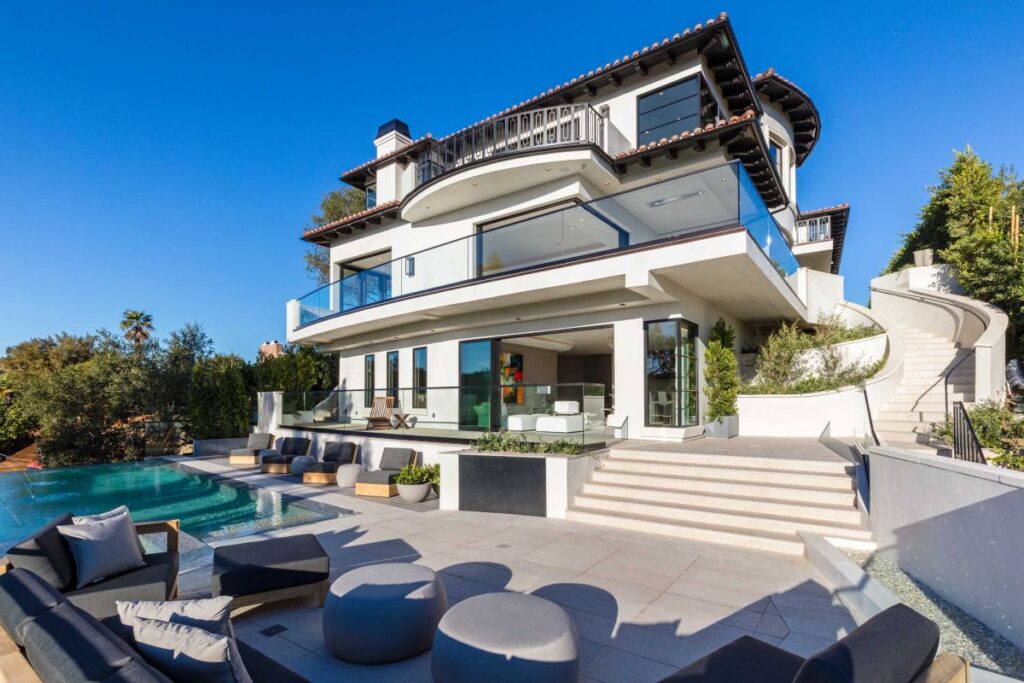 Extraordinary Inconic Bel Air Mansion returns Market