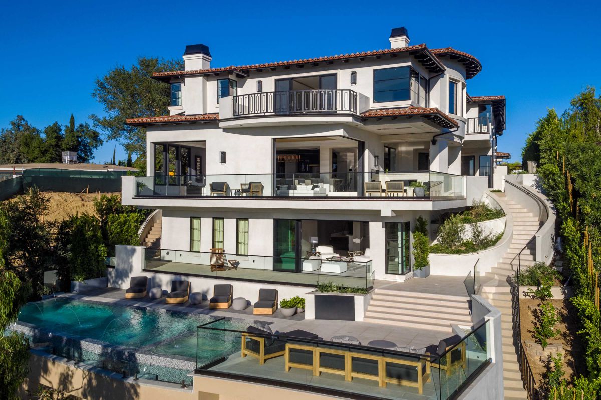 Extraordinary-Inconic-Bel-Air-Mansion-returns-Market-for-15.3-Million-16