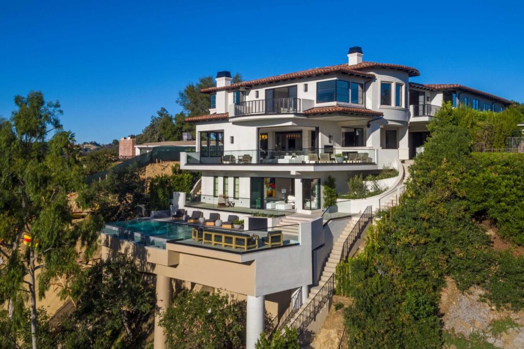 Extraordinary Inconic Bel Air Mansion returns Market