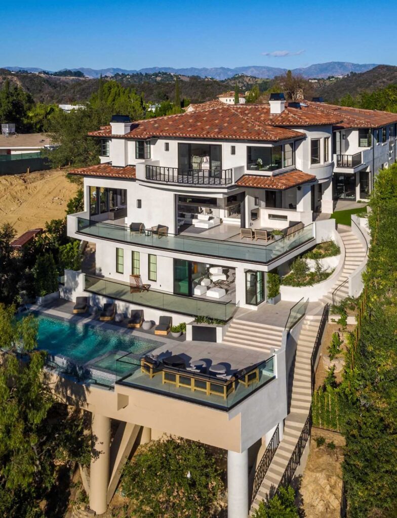 Extraordinary Inconic Bel Air Mansion returns Market