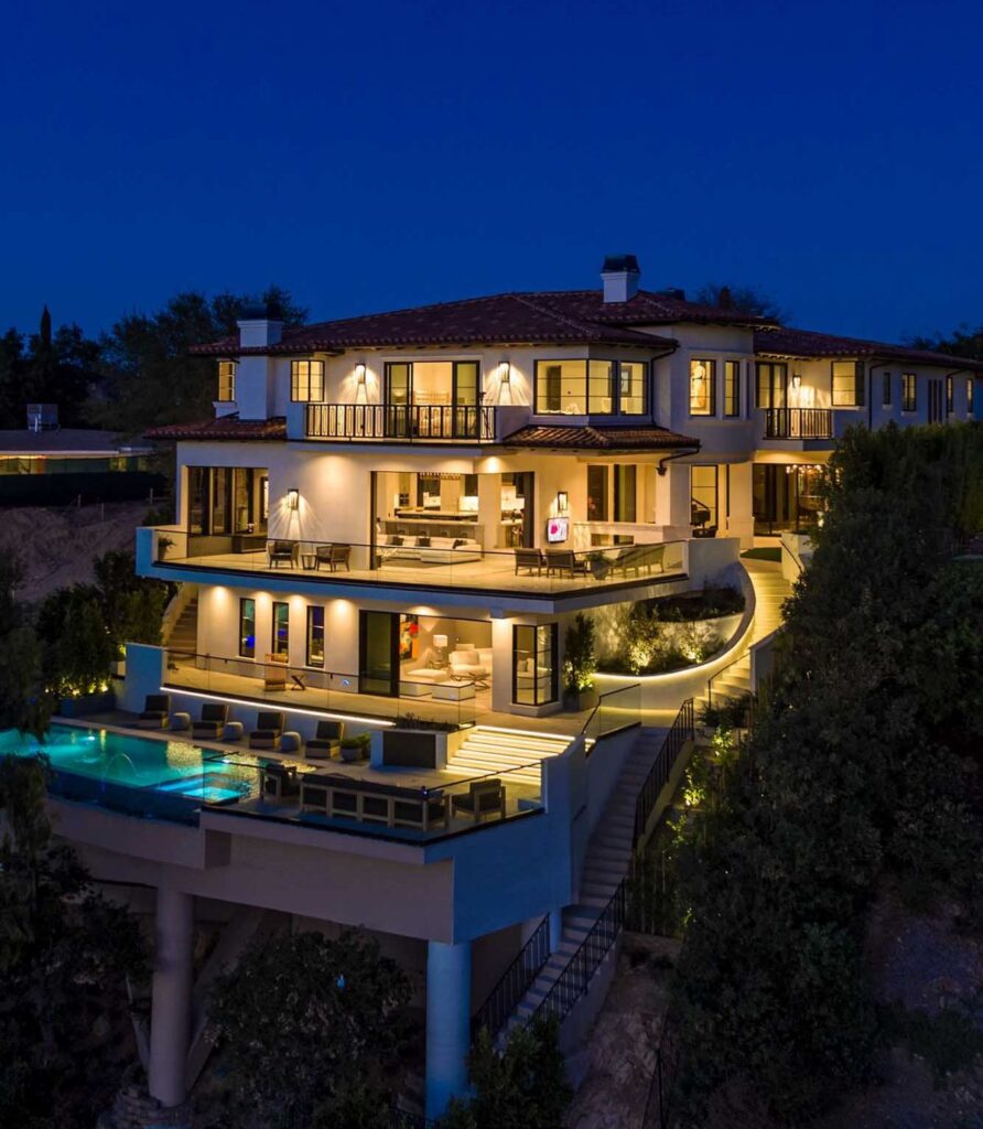 Extraordinary Inconic Bel Air Mansion returns Market