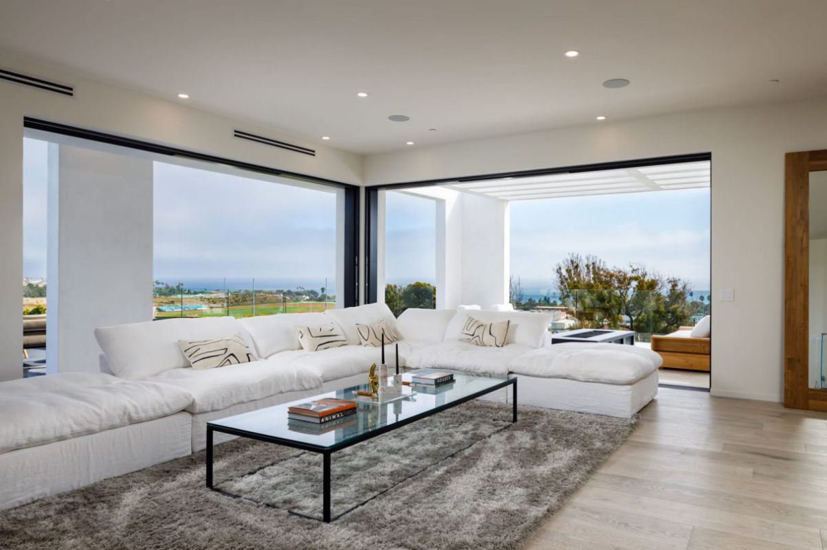 Finest-Newly-finished-Filaree-Heights-House-in-Malibu-Asks-for-12-Million-22