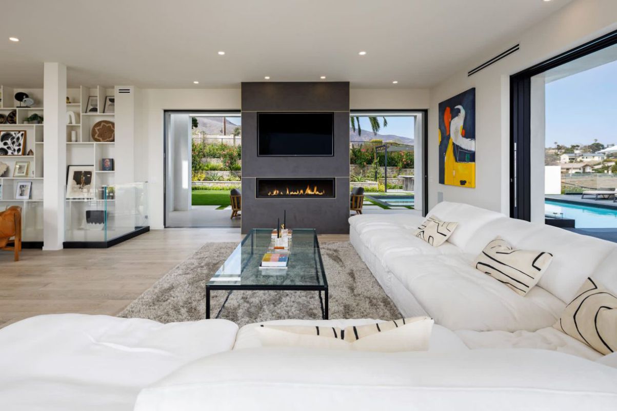 Finest-Newly-finished-Filaree-Heights-House-in-Malibu-Asks-for-12-Million-26