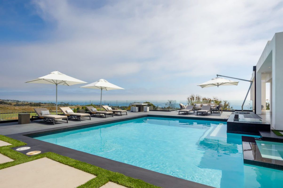 Finest-Newly-finished-Filaree-Heights-House-in-Malibu-Asks-for-12-Million-28