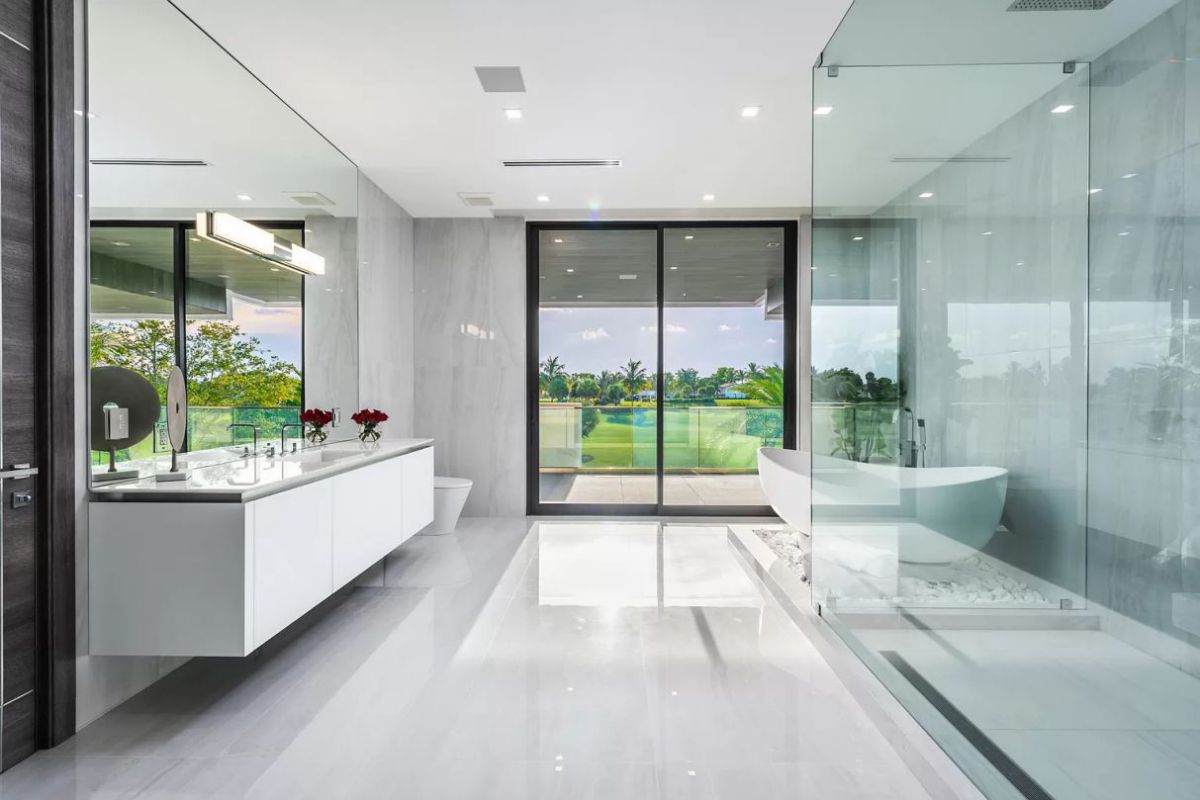 Fort-Lauderdale-Custom-Built-Modern-Home-hits-Market-20