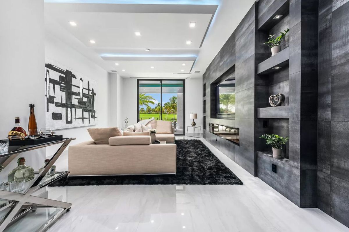 Fort-Lauderdale-Custom-Built-Modern-Home-hits-Market-32