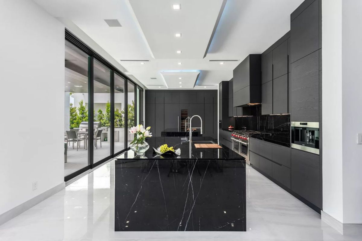 Fort-Lauderdale-Custom-Built-Modern-Home-hits-Market-34