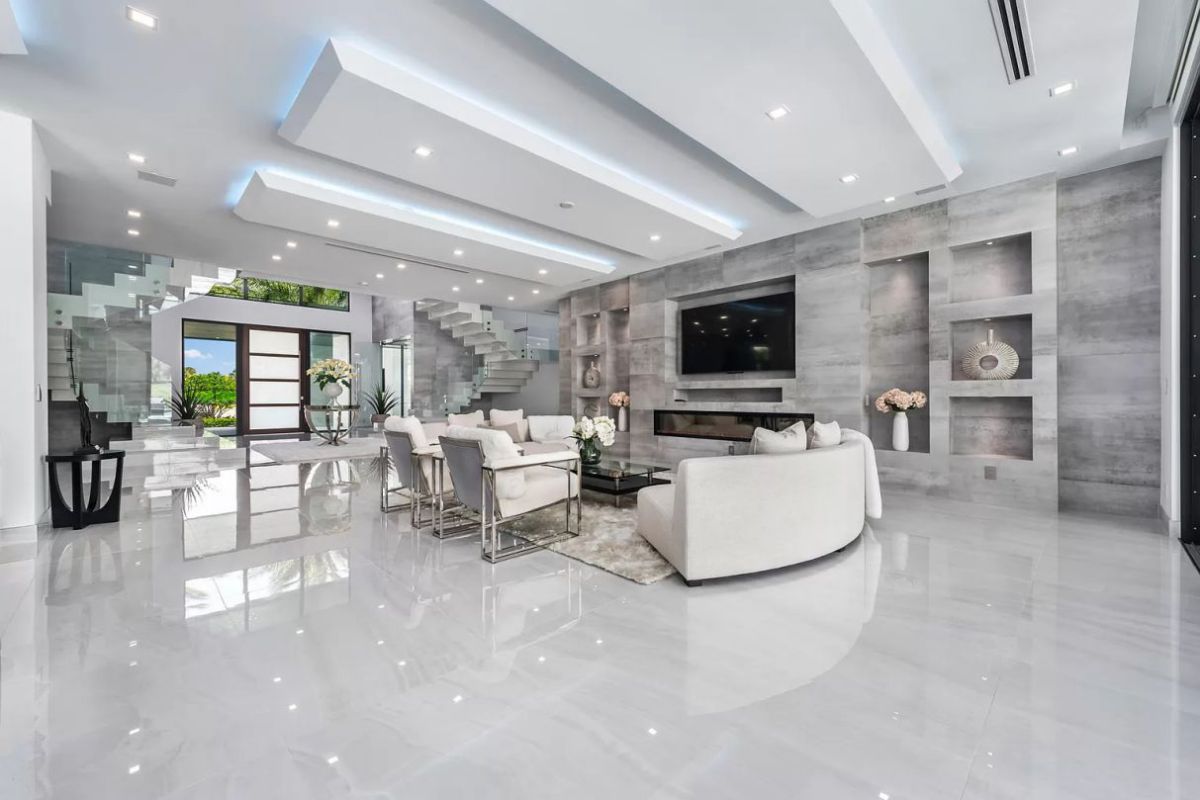 Fort-Lauderdale-Custom-Built-Modern-Home-hits-Market-36