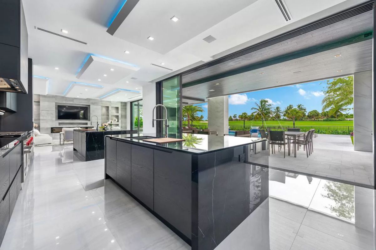 Fort-Lauderdale-Custom-Built-Modern-Home-hits-Market-42