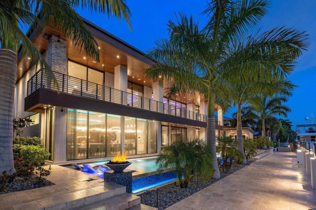 Fort Lauderdale House with Unique Features