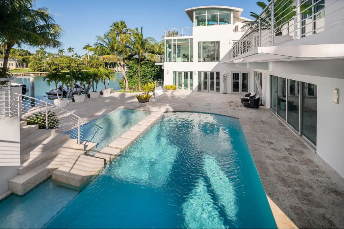 Fully-Renovated-House-in-Miami-Beach-for-Sale-at-16.9-Million-10