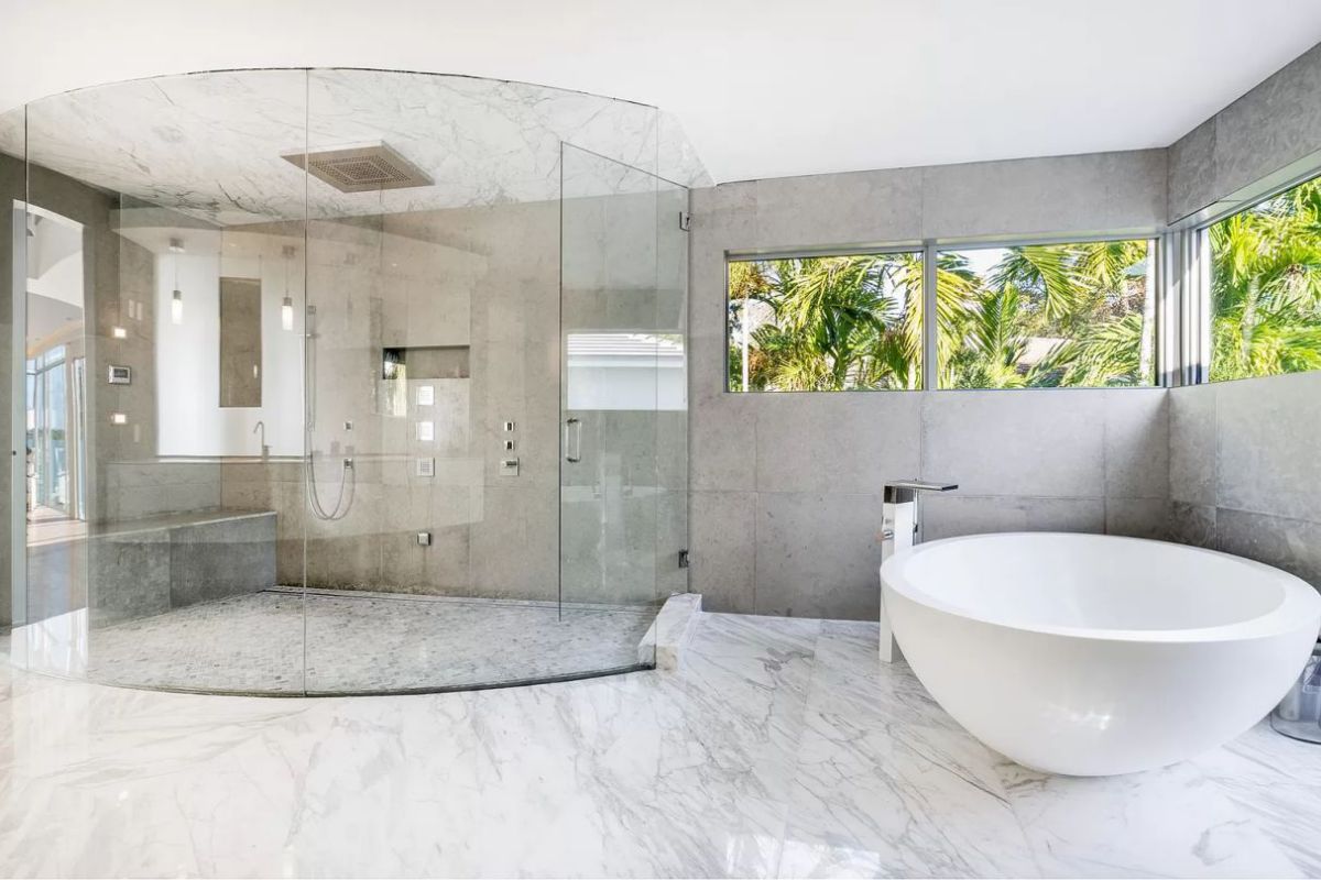 Fully-Renovated-House-in-Miami-Beach-for-Sale-at-16.9-Million-11