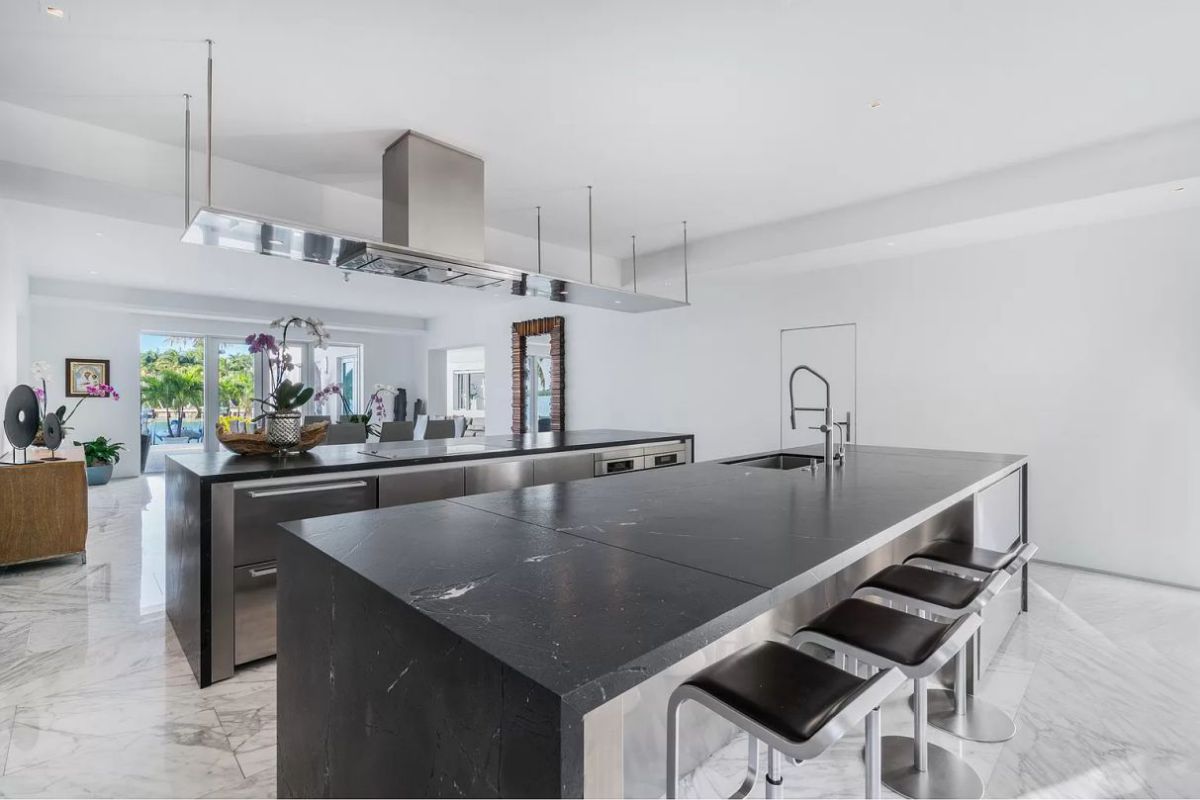 Fully-Renovated-House-in-Miami-Beach-for-Sale-at-16.9-Million-16