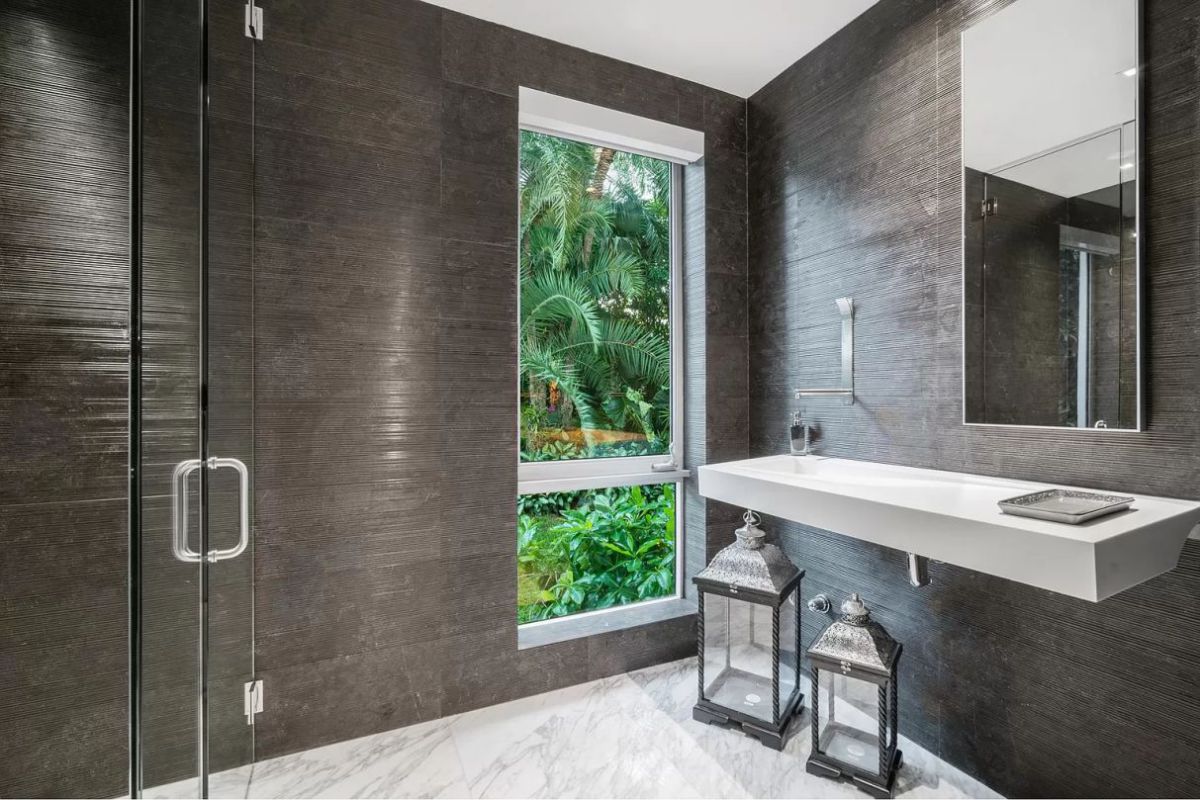 Fully-Renovated-House-in-Miami-Beach-for-Sale-at-16.9-Million-22