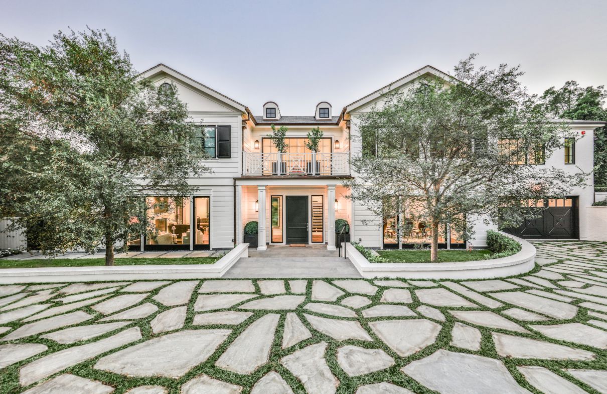 25 Million Georgian Traditional Home For Sale In Beverly Hills